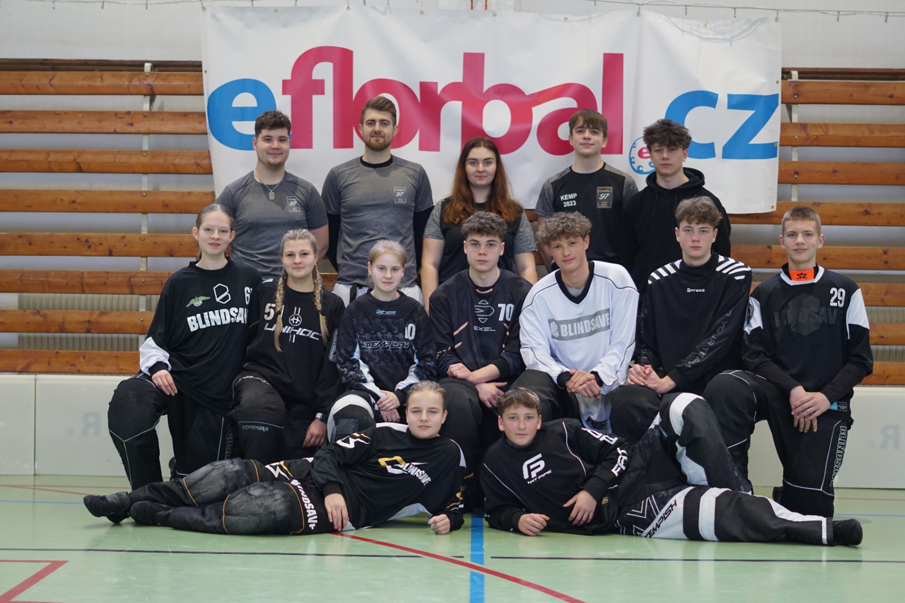 Skupinová fotka účastníků kempu